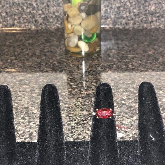 Sterling Silver Ring with red stone - Picture 9 of 9